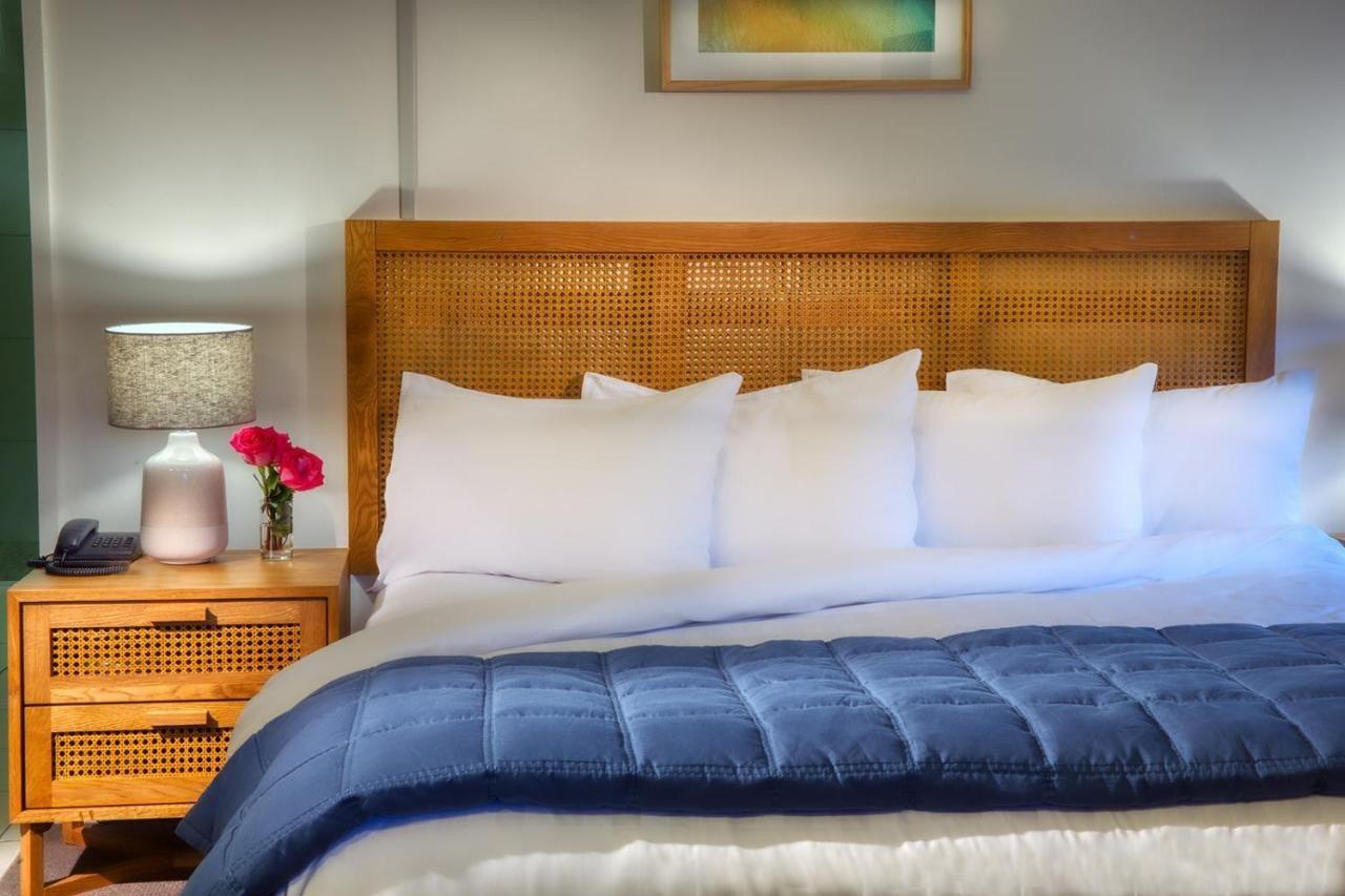 Awaroa Lodge Экстерьер фото