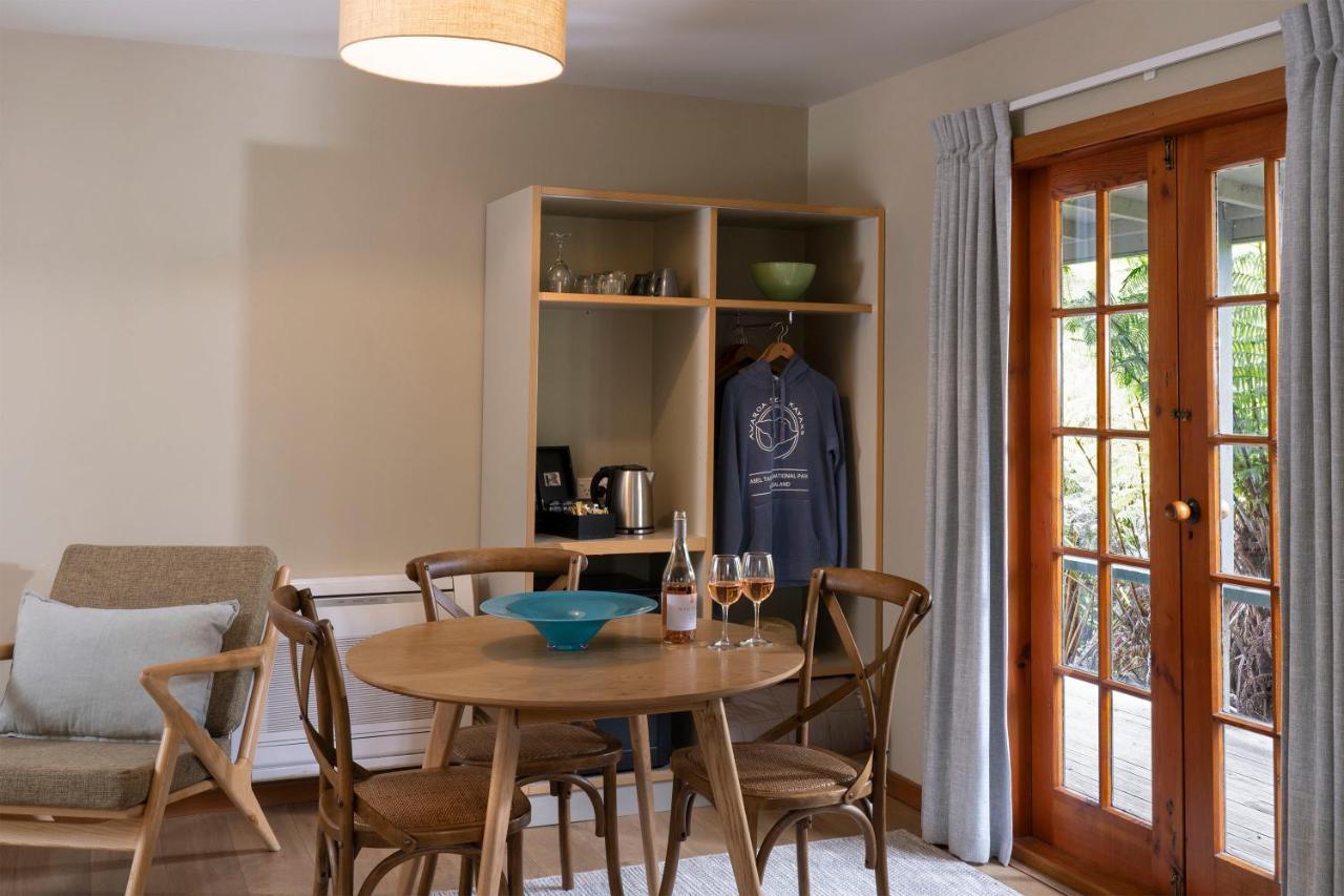 Awaroa Lodge Экстерьер фото